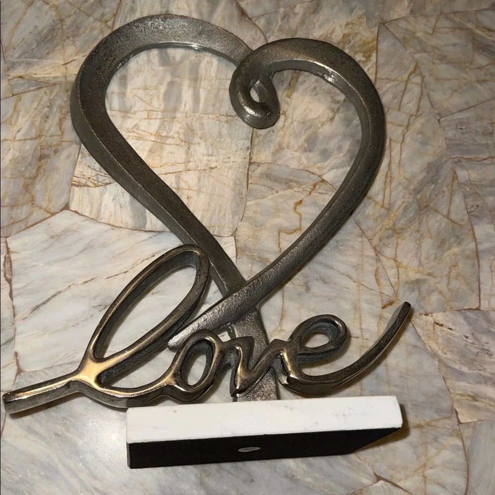 Silver Heart Wall Decor with 'Love'‎ Inscription